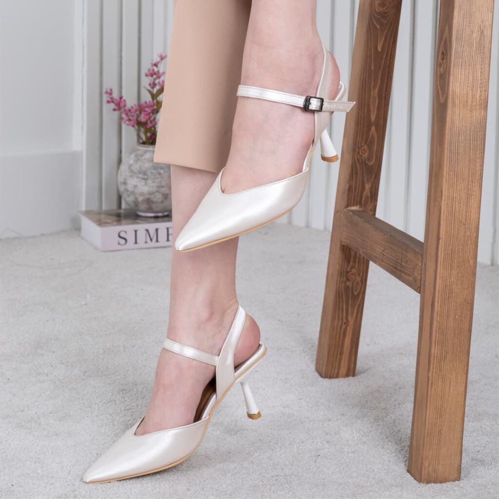 کفش پاشنه ساتن رکابی v