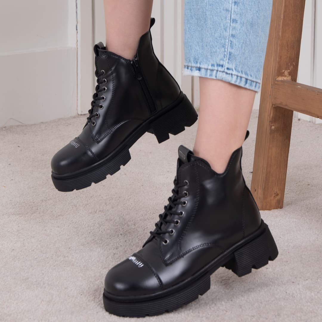 نیم بوت دخترونه بندی بغل هفتی MIU MIU