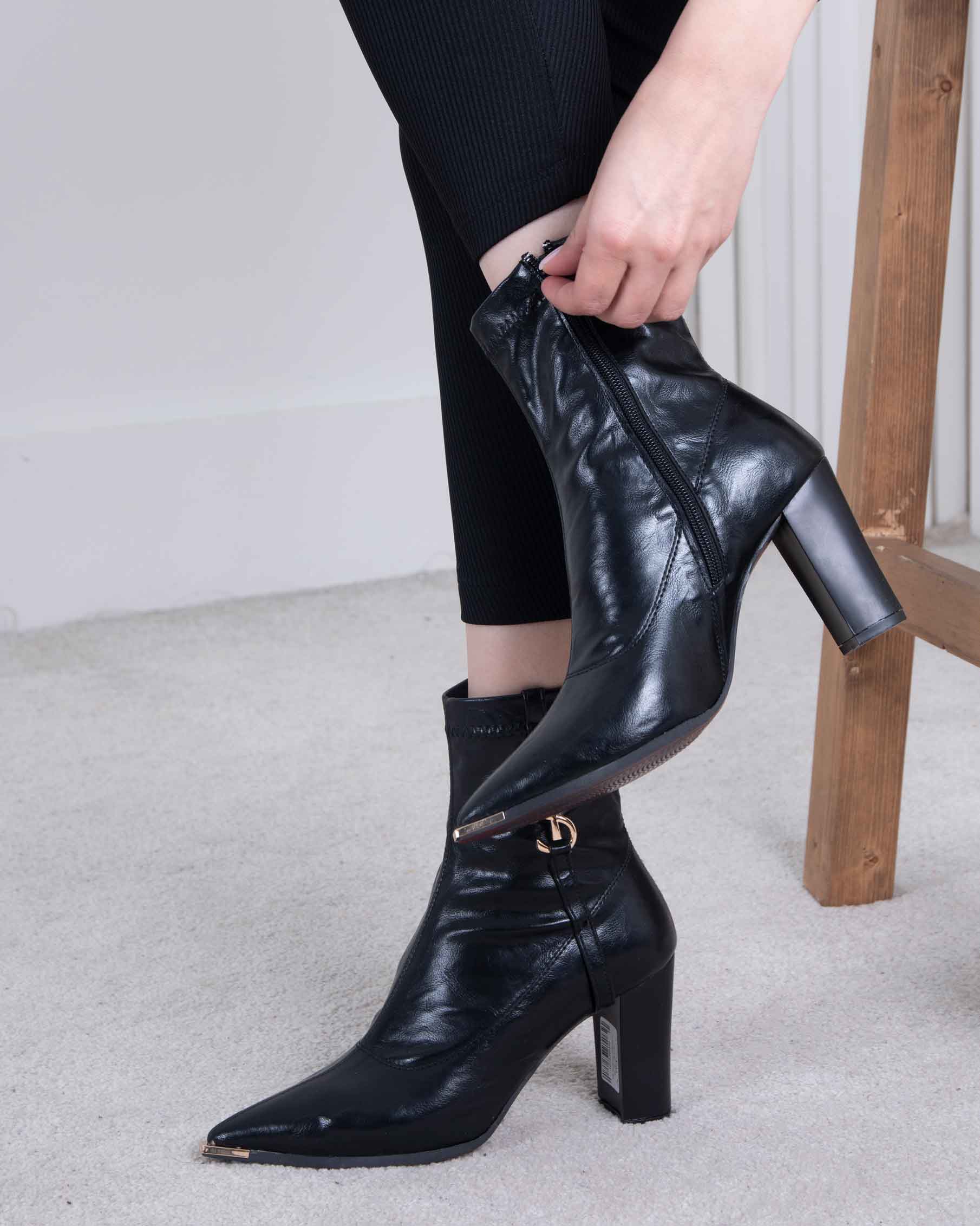 نیم بوت پاشنه چرم جلو فلز YSL نیم بوت پاشنه چرم جلو فلز YSL - Image 1