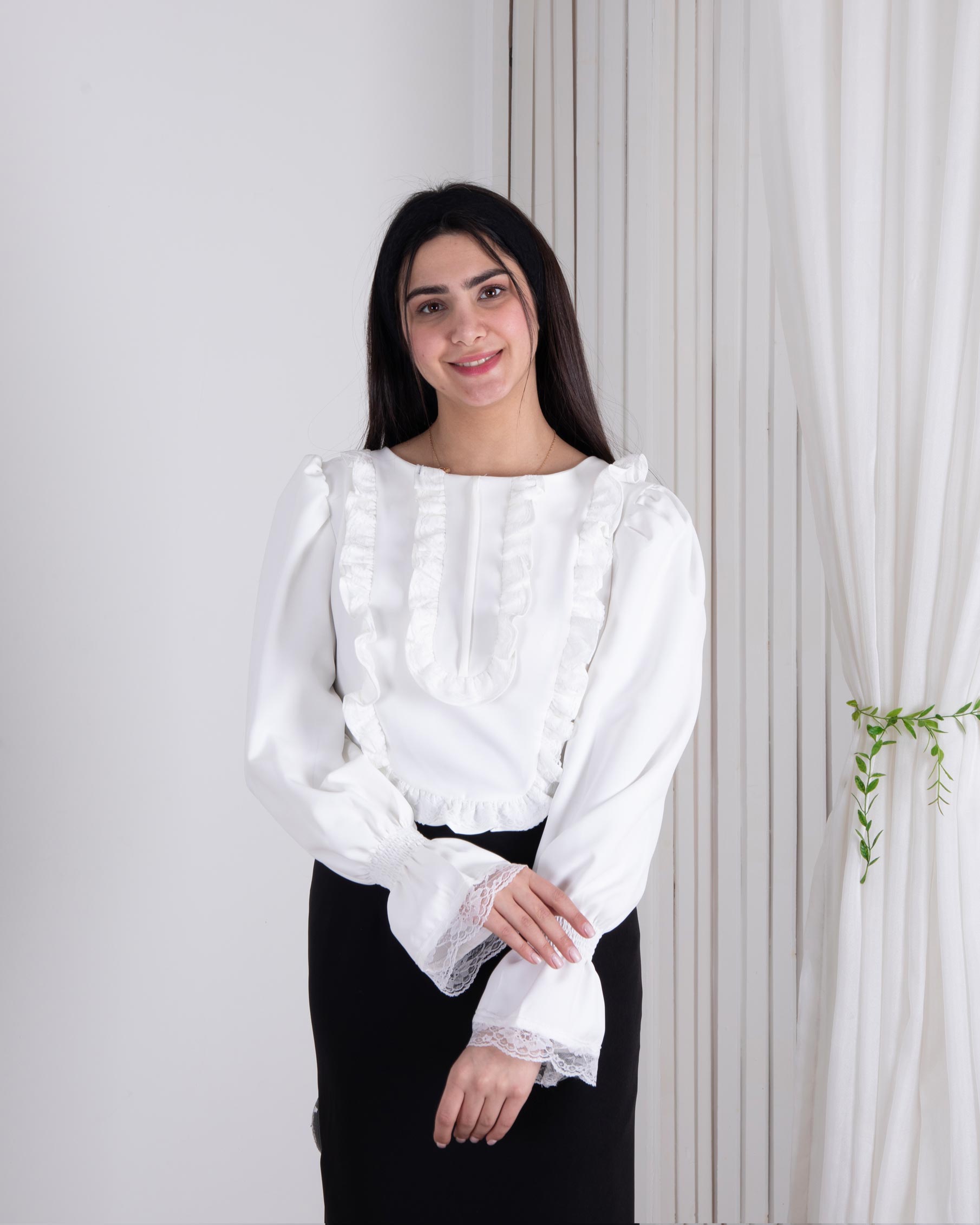 نیم تنه جلو گیپور پشت بندی BENITA نیم تنه جلو گیپور پشت بندی BENITA - Image 1