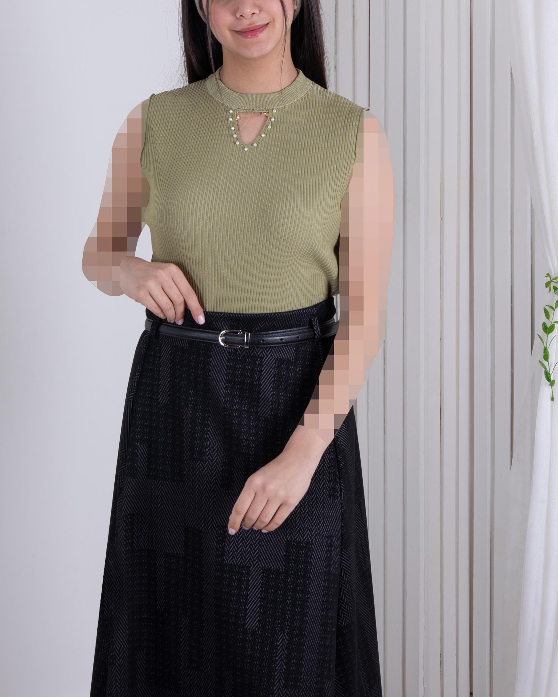 تاپ یقه باز مروارید تاپ یقه باز مروارید - Image 1